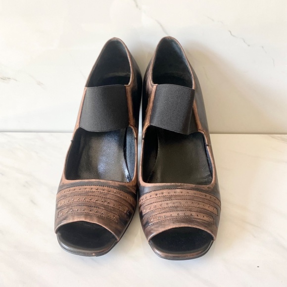 PRADA Mary Jane Shoes size 5.5. - Picture 2 of 8